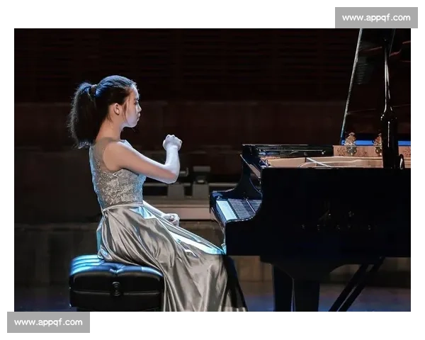 在钢琴比赛的舞台上聆听坚持与成长的回响与梦想绽放之路青春心声